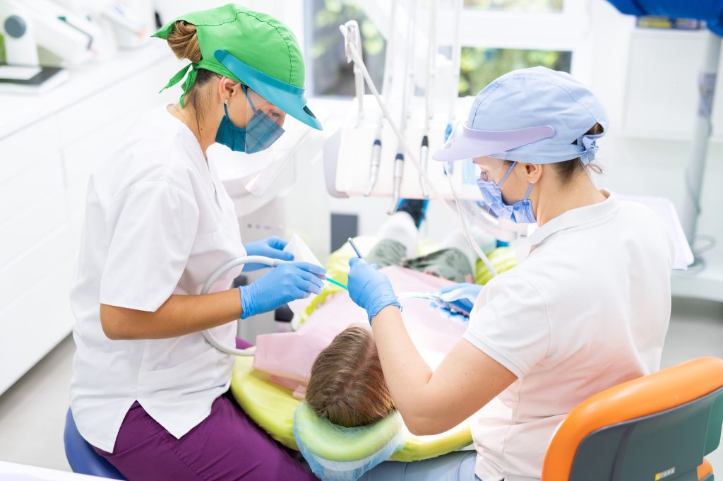 medic dentist oradea