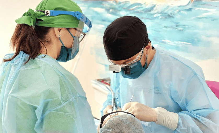 Implant dentar Oradea