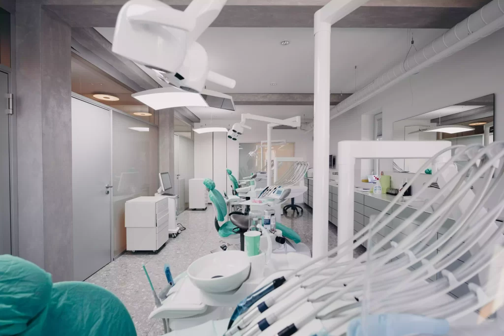 clinica implant dentist oradea